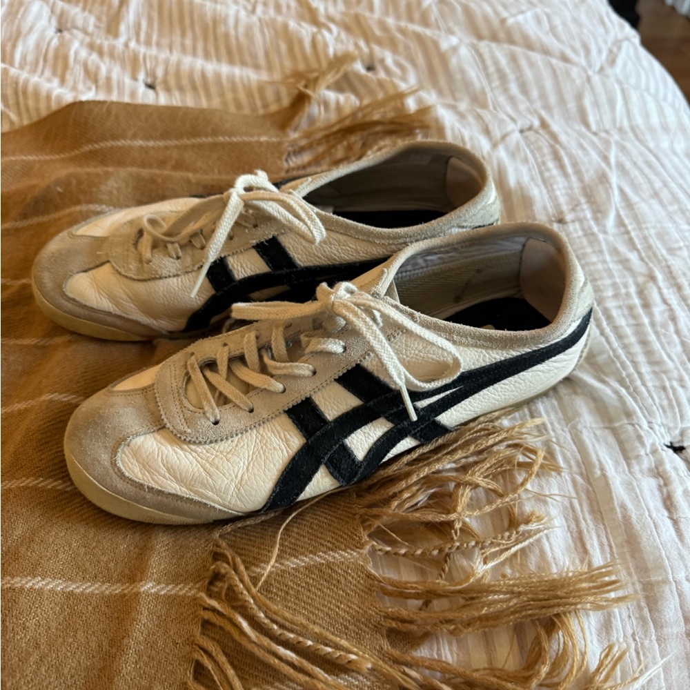 Onitsuka Tiger by Asics Men's Cream and Navy Sneakers size 7 (women’s 8.5) - Picture 2 of 6